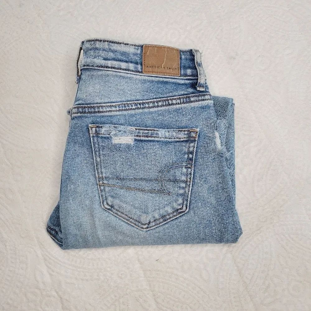 American Eagle Outfitters Light Blue Mom Jeans Distressed 0